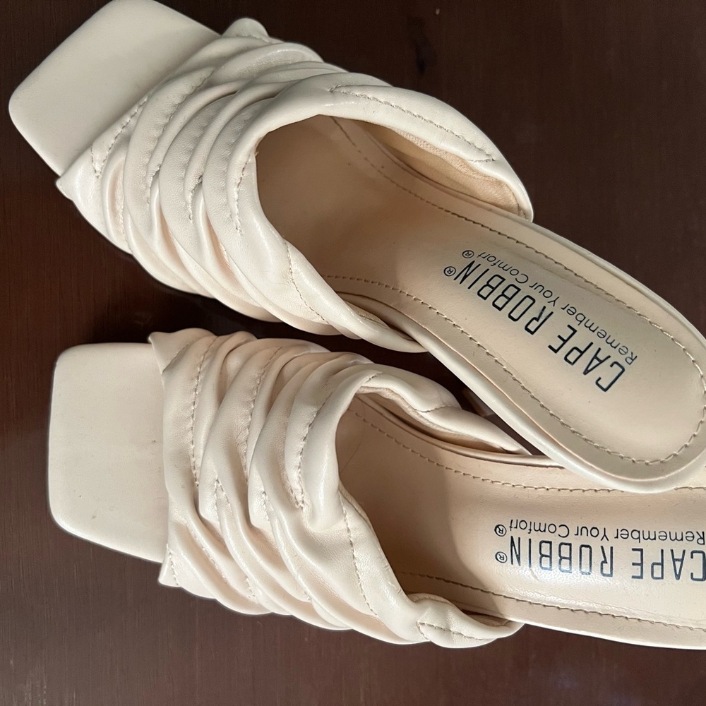 Cape Robbin Ivory Ruched Mules